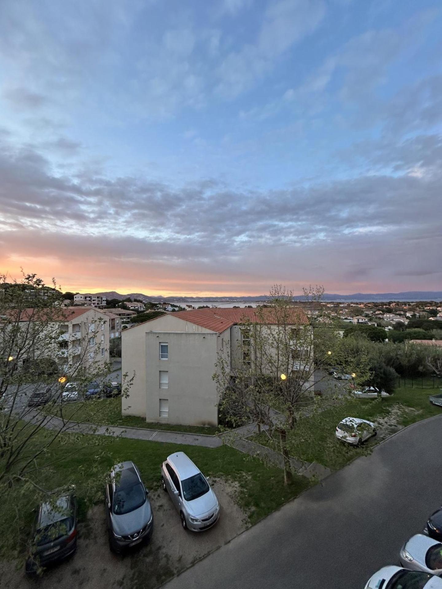 Superbe Duplex Refait A Neuf ! Apartment Hyeres Exterior photo